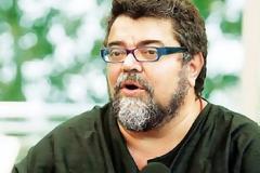 Σάλος με τη δήλωση του Kραουνάκη την ημέρα της κηδείας του Λευτέρη Βογιατζή