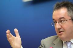 Ηλίας Μόσιαλος στο ygeia360.gr: Βρίθει ακόμη ανορθολογισμών το δημόσιο σύστημα Υγείας