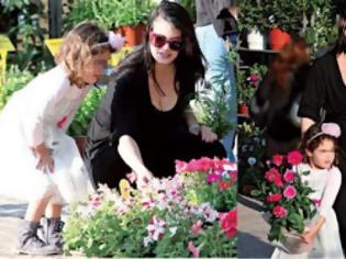 Φωτογραφία για Από που αγοράζει γλάστρες για την κόρη της η Μαρία Κορινθίου; (Φωτογραφίες)