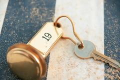 Με προσφορές και ειδικές τιμές επιδιώκουν να 