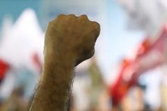 ΣΥΡΙΖΑ: Επιχείρηση αισιοδοξίας και καλλωπισμού του Μνημονίου