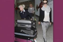 Ποιά σταρ άφησε μια ηλικιωμένη κυρία να κουβαλά τις βαλίτσες της;