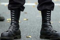 Ζητά δικαίωση για το γιο της που έπεσε θύμα των νεοναζί