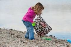 Καθαρίζουν τις παραλίες του Ελληνικού