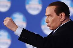 Τέσσερα χρόνια για φοροδιαφυγή στον Μπερλουσκόνι!