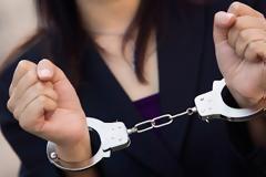 Πάτρα: Nέα σύλληψη για οφειλές στο δημόσιο - Χειροπέδες σε 57χρονη