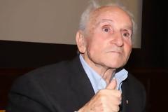 Διέγραψαν τον Μυταρά από την Aκαδημία Αθηνών γιατί δεν πήγαινε λόγω προβλήματος υγείας!