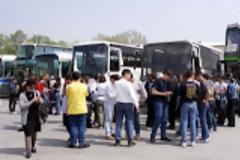 Αποπληρώνονται σταδιακά τα χρέη σε περιφέρειες και δήμους για μεταφορά μαθητών