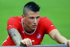 Τα δίνει όλα ο Βλαχοδήμος για να μη χάσει τη θέση του