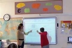 Διαδραστικοί ηλεκτρονικοί πίνακες στα ελληνικά σχολεία