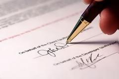 Ποια είναι τα 17 κλειστά επαγγέλματα που θα ανοίξουν