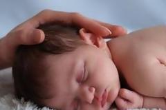 Υγεία: Τα μικρόβια των γονιών ωφελούν τα βρέφη