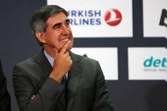 ΜΠΕΡΤΟΜΕΟΥ : ΠΕΡΗΦΑΝΟΙ ΚΑΙ ΕΝΘΟΥΣΙΑΣΜΕΝΟΙ ΓΙΑ ΤΟ ΛΟΝΔΙΝΟ