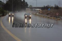 Λαμία: Έντονη βροχόπτωση στην εθνική οδό