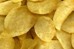 Πώς φτιάχνονται τα αγαπημένα μας πατατάκια; [video]