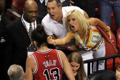 Ο καθένας μόνος του