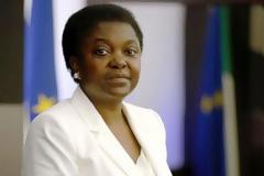 Ιταλία: Νέες ρατσιστικές προσβολές κατά της μαύρης υπουργού Σεσίλ Κιέντζε