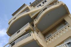 Συνεχίζουν να πέφτουν οι τιμές των ακινήτων