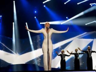 Φωτογραφία για Eurovision 2013: Νορβηγία: Με κατάλευκο φόρεμα στη μέση της σκηνής