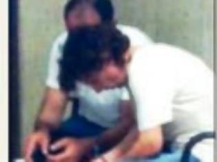 Φωτογραφία για Πάτρα: Oι φυλακισμένες στον Κορυδαλλό έδιωξαν τη μάνα που βρισκόταν σεξουαλικά με τον γιο της