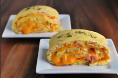 H συνταγή της ημέρας: Ρολά ομελέτας με τυρί τσένταρ