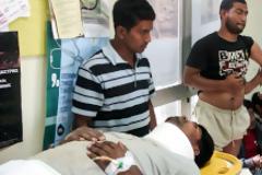 Oμοεθνείς τους επιτέθηκαν και τραυμάτισαν τους δυο ξένους εργάτες στην Μανωλάδα!