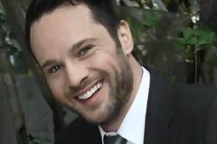 Απάντηση στις φήμες για το αν είναι gay έδωσε ο Μέμος Μπεγνής