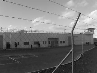 Φωτογραφία για Ένας νεκρός και δύο τραυματίες μετά από άγρια συμπλοκή κρατουμένων στις φυλακές Γρεβενών