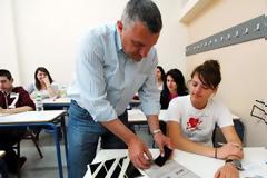 Ραγδαίες εξελίξεις: Επιστρατεύονται οι καθηγητές μόλις επιδοθεί η απόφαση της OΛΜΕ για απεργία στο υπουργείο Παιδείας