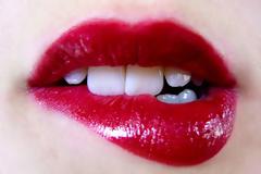 Αποχρώσεις χειλιών για λευκό χαμόγελο