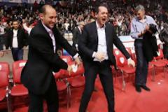 Εκστασιασμένοι οι Αγγελόπουλοι...