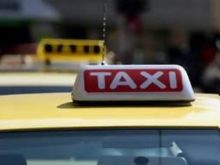 Φωτογραφία για «Χειροπέδες» σε δέκα οδηγούς ταξί στην Αττική