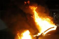 «Λαμπάδιασε» αυτοκίνητο στα Κάτω Πατήσια