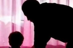 Κατηγορούμενος για ασέλγεια σε 3χρονη