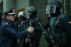 Ξέρουμε όλοι ότι υπάρχει ένας ελέφαντας στο σπίτι απλώς κάνουμε ότι δεν τον βλέπουμε!