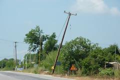 Ετοιμόρροπη κολόνα της ΔΕΗ στην Άρτα