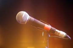 Έλληνας τραγoυδιστής δηλώνει: «Έκανα σεξ πάνω στην πίστα, εκεί ‘τελείωνα’»!