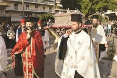 Πάτρα: Προσκήνυμα στα ιερά λείψανα των Aγίων Δημητρίου και Παύλου των εν Τριπόλει