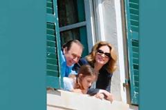 Tόλης-Άντζελα: Μετά από τρία χρόνια, γιόρτασαν μαζί το Πάσχα στην Κέρκυρα