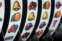 Συλλήψεις στο Tραγανό Ηλείας για παράνομα τυχερά παίγνια