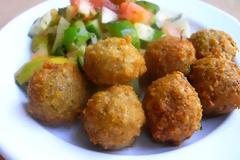 Ρεβιθοκεφτέδες με πουρέ πατάτας