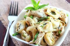 H συνταγή της ημέρας: Τορτελίνια με σπαράγγια και κοτόπουλο