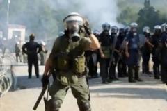 ΠΡΙΝ ΛΙΓΟ: Τραυματίστηκε άντρας των ΜΑΤ από σκάγια καραμπίνας- Έκρυθμη η κατάσταση στις Σκουριές