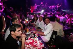 ΕΤΣΙ ΠΑΝΗΓΥΡΙΣΑΝ ΤΟ ΝΤΑΜΠΛ ΟΙ ΕΡΥΘΡΟΛΕΥΚΟΙ! *PHOTOS*