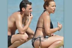 Η σέξι εμφάνιση στην παραλία και ο… μνηστήρας της Πηνελόπης Αναστασοπούλου που της έχει κλέψει την καρδιά!