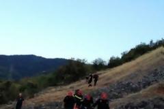 ΠΡΙΝ ΛΙΓΟ: Άνδρας κάηκε ζωντανός μέσα στο Ι.Χ. του, που έπεσε σε γκρεμό στο Πήλιο