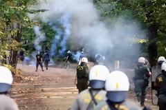 Σκουριές σήμερα: συγκρούσεις με ΜΑΤ στον Καρατζά, τραυματισμός μιας γυναίκας και προσαγωγές άλλων τριών