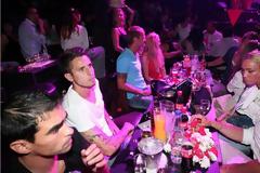 Πώς γλέντησαν οι παίκτες του Ολυμπιακού το νταμπλ, παρά την ανησυχία του Ιμπαγάσα