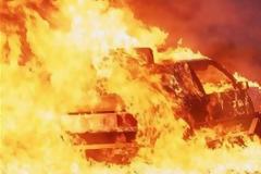 Παρανάλωμα του πυρός πολυτελές ΙΧ!