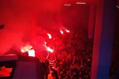 Ξέφρενοι πανηγυρισμοί στα Τρίκαλα από οπαδούς του Ολυμπιακού